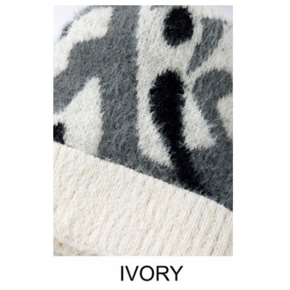 🍁New Fall Winter Trendy Soft Fuzzy Ivory And Gray Camouflage Beanie Hat - Picture 2 of 2